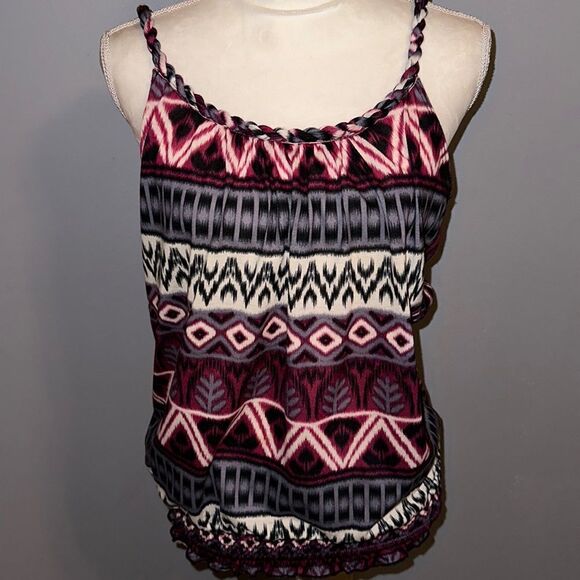 Piper & Blue Tops - Piper & Blue Tank Top!